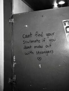 Best advice is given in the bathroom 🚽